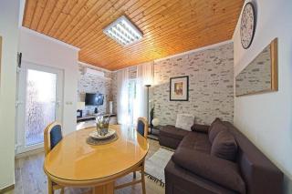 Apartments with a parking space Postira, Brac - 22159 - 3