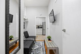 Sleek 2BR - Walking distance to Times Square - New York - 5