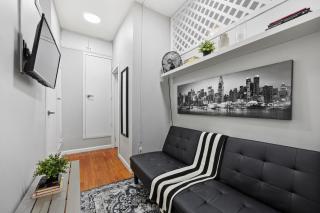 Sleek 2BR - Walking distance to Times Square - New York - 4