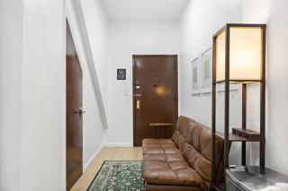 Sleek 2BR - Walking distance to Times Square - New York - 1