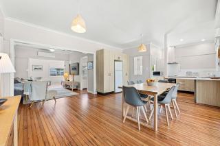 Narooma Lighthouse Cottage - 74 Princes Highway Narooma - Narooma - 4