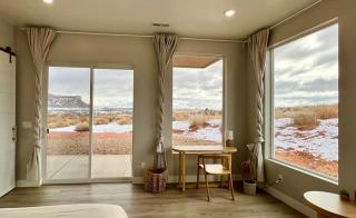 Page Arizona border town- Tranquil Zen Retreat with Amazing Mesa Views - Big Water - 9