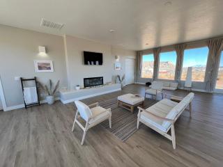 Canyon Oasis suite with Grand Mesa view - Big Water - 1