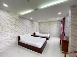 FriendZoneS Hotel - Ấp Bình Hưng - 3