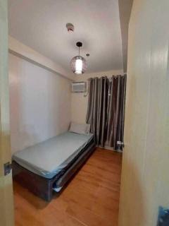 Tower 5 7th Floor Seawind 2BR Condo Near Airport - 5