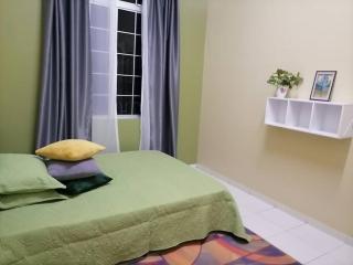 Wan Demeh Homestay - Kampong Kempas - 1