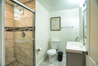 McCormick 4Br and 2Ba HUGE unit / sleeps 10 & with Optional parking - Chicago - 2