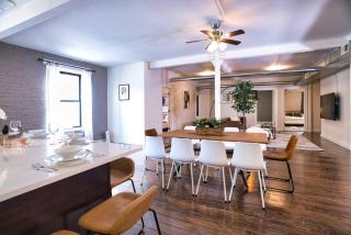 McCormick 4Br and 2Ba HUGE unit / sleeps 10 & with Optional parking - Chicago - 9