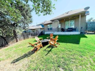 Spacious Family Home Near Seaworld and LAFB - San Antonio - 1