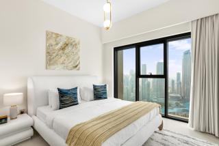 Exclusive 2 & 4 bedroom Apt with Burj Khalifa - Fountain and City Views by Meerak - Dubai - 8
