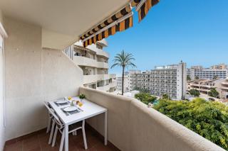 Benalbeach Bliss Seafront Retreat with Balcony - Benalmádena - 9
