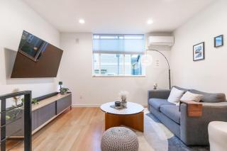 Ballard's Pet-Friendly Mid Century Home + Rooftop Deck - Seattle - 1