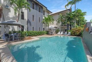 Bay Village Tropical Retreat & Apartments - Cairns - 0