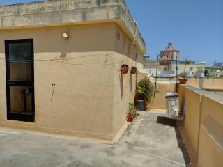 Attard - Studio Flatlet - central - 1