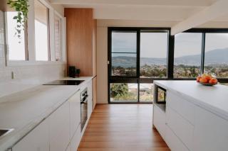 Modern Home overlooking River - Howrah - 7
