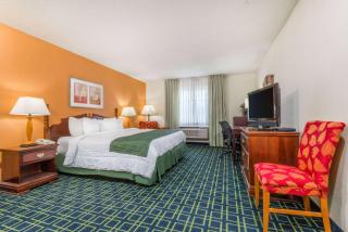 Baymont by Wyndham Greensburg - 3