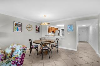 Shoreline Towers 3092 - 1