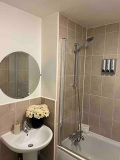 Beautiful 1 Bed Apartment City Centre Birmingham! Awesome Location! - Birmingham - 2