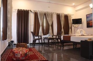 Hotel Shiv Palace - Udaipur - 1