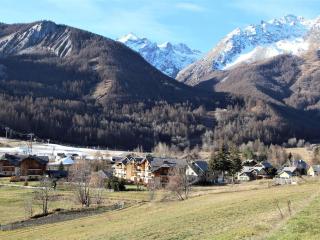 Grand appartement 4 chambres, proche centre et pistes, parking privatif - FR-1-330F-144 - 1