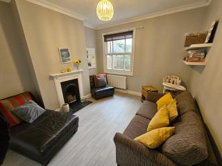 Knighton Villa - Leicester - 6