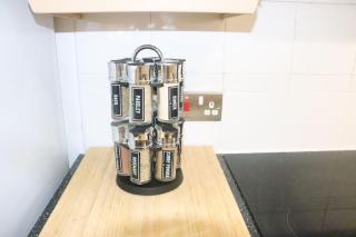 Skyline Haven - Modern 2B, Parking, Wifi & 4kTV - Londra - 8