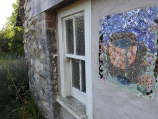 The Cwtsh at Ffynnon Clun: unique. - Goodwick - 1