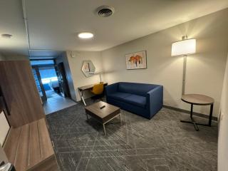 Holiday Inn Express & Suites Port Washington by IHG - Port Washington - 3