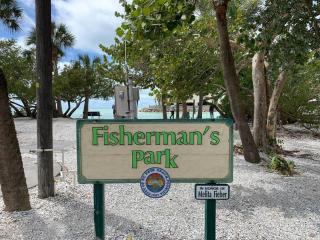Ocean view balcony with heated pool - 6