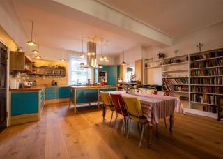 Wendover House XL Luxury Country Home near Silverstone, with Beautiful Gardens, Pool & Sauna - 9