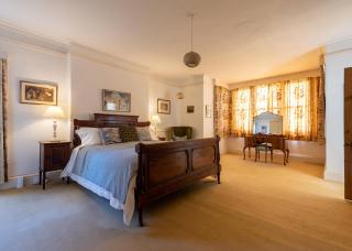 Wendover House XL Luxury Country Home near Silverstone, with Beautiful Gardens, Pool & Sauna - 1