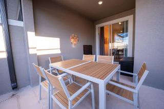 TH 4Br walking distance to club 1 - Kissimmee - 4