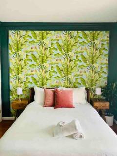 Huge Beach Bungalow- Yard, Beach Pass, King Beds - North Beach - 8