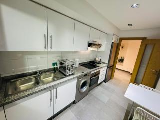 City Center 2-BR Apartment + Pkg - 7