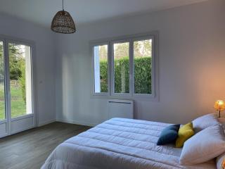 Pavillon rénové avec jardin arboré, proche centre-ville, véranda, parking, wifi, idéal familles - FR-1-489-417 - Broût-Vernet - 2