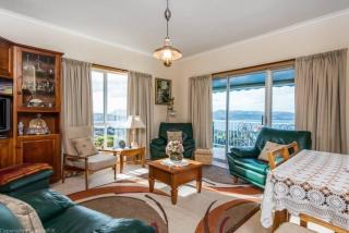Stunning 180 degree River Derwent and Hobart View! - Sandy Bay - 7