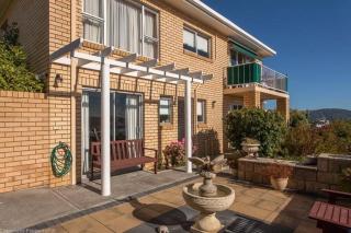 Stunning 180 degree River Derwent and Hobart View! - Sandy Bay - 6