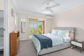Bright & Breezy ~ 2 Bed/2 Bath /1 Car/ Views! - 3