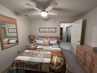LakePath Beach House - XL hot tub, walk to beach - Coloma - 7