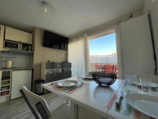Appartement Climatisé à Sète – Terrasse, WIFI, Parking Privé, à 500m de la Plage - FR-1-338-546 - Sète - 2