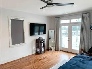 City View- near Downtown, Capital, NC State - Raleigh - 9