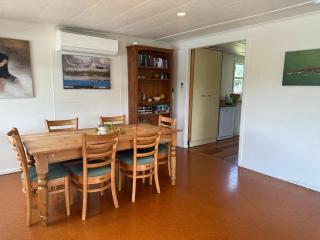 Lake Holiday Home - Spa & Views - Mangakino - 5