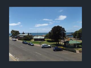 Bay Lodge 1-Pay Half then pay the other half on arrival Cheapest in Kangaroo Island in Esplanade on Buller St Kingscote - Kingscote - 4