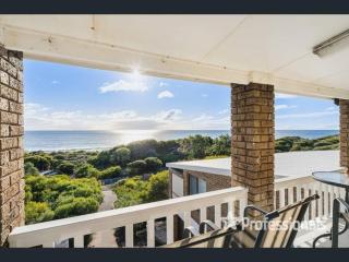 Beachfront Penthouse by Peppy Beach Retreats® - Capel - 9