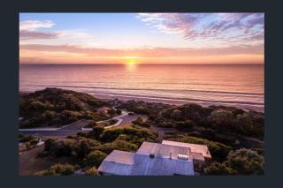 Beachfront Penthouse by Peppy Beach Retreats® - Capel - 8