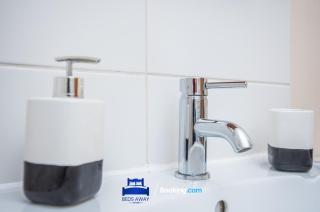 Two Bedroom Apartment By Beds Away Short Lets & Serviced Accommodation Close to Kidlington Airport and Blenheim Palace - 3