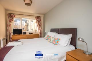 Two Bedroom Apartment By Beds Away Short Lets & Serviced Accommodation Close to Kidlington Airport and Blenheim Palace - Kidlington - 3