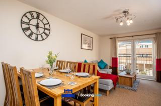 Two Bedroom Apartment By Beds Away Short Lets & Serviced Accommodation Close to Kidlington Airport and Blenheim Palace - Kidlington - 1
