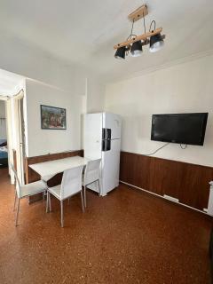 Excelente Ubicación - Dos Ambientes - Peatonal - 8