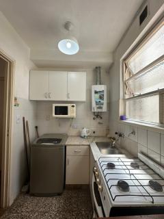 Excelente Ubicación - Dos Ambientes - Peatonal - 5